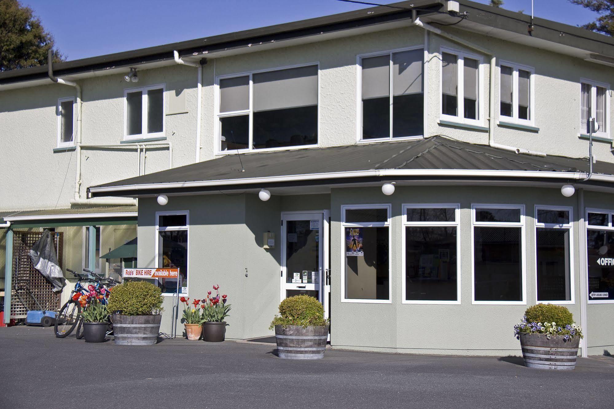 Taupo Top 10 Holiday Park Exterior photo