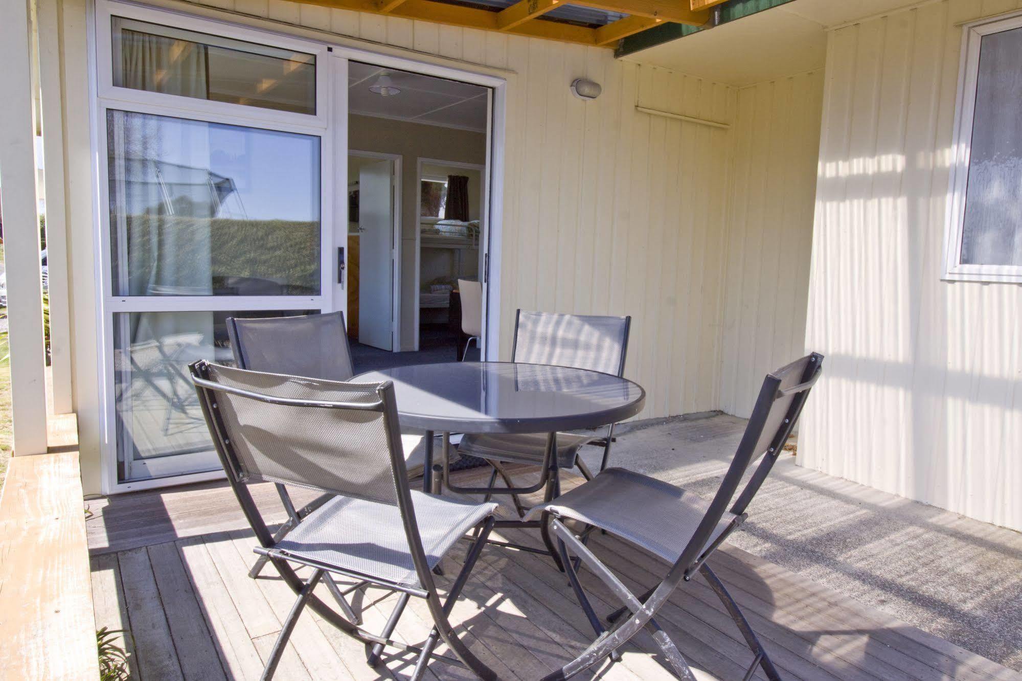 Taupo Top 10 Holiday Park Exterior photo