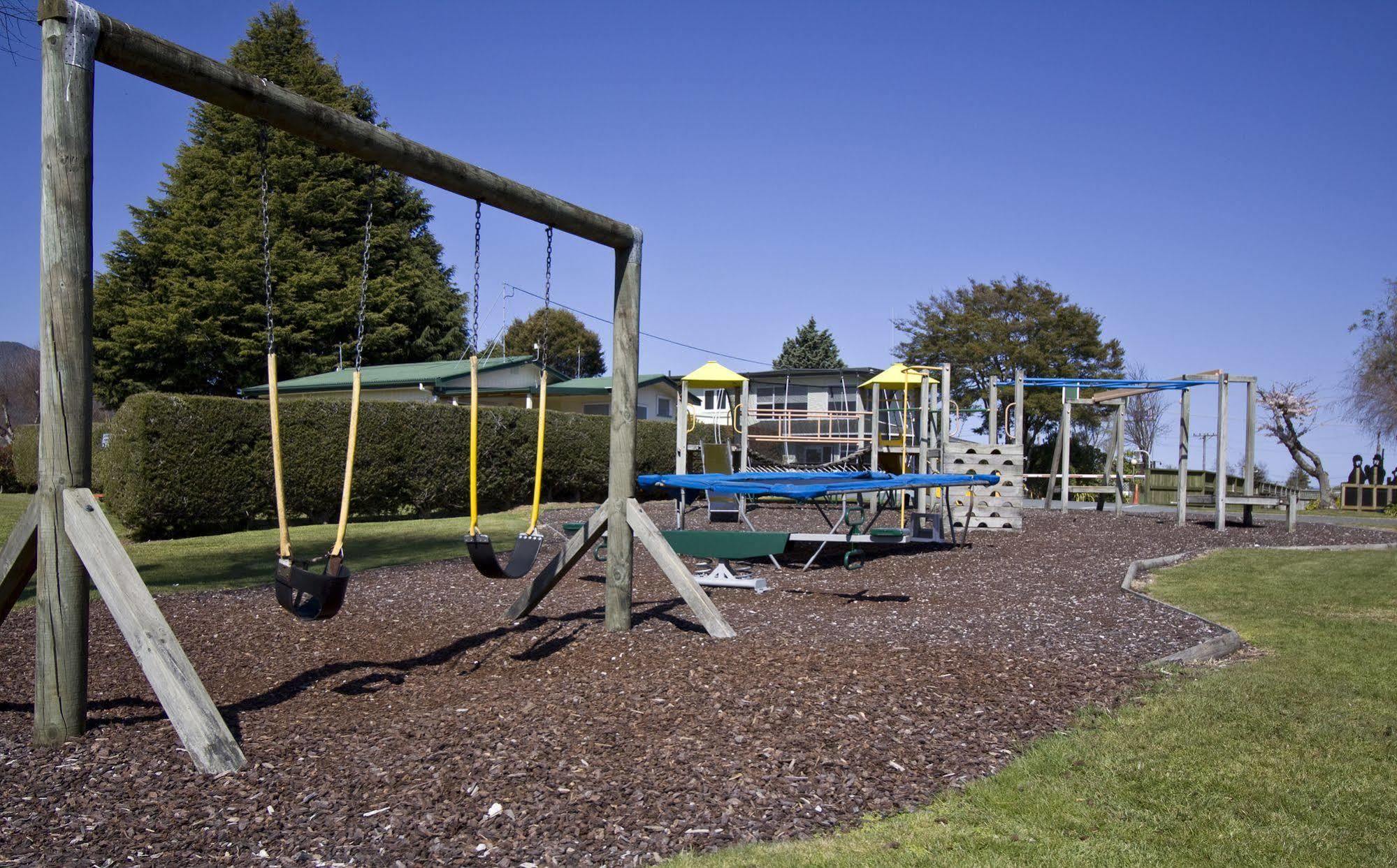 Taupo Top 10 Holiday Park Exterior photo