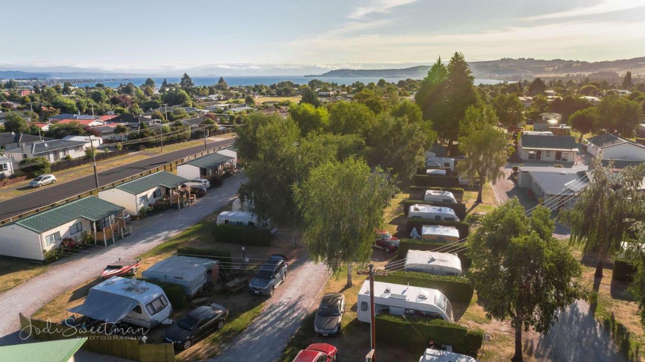 Taupo Top 10 Holiday Park Exterior photo